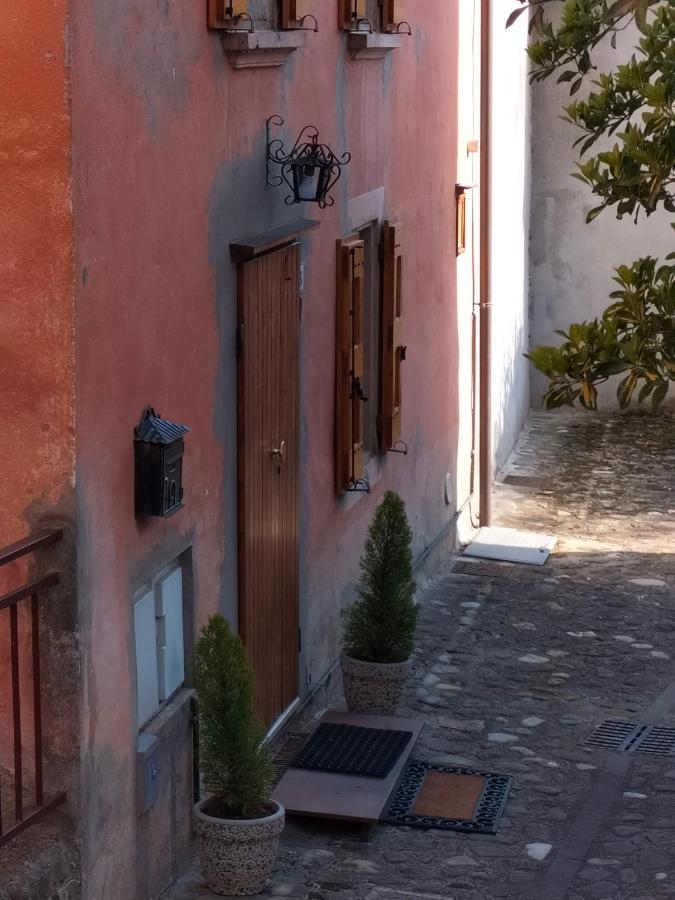 Apartamento La Chicca Piccola Casina In Affitto Nel Borgo Antico Di Gaggio Montano Bo Exterior foto